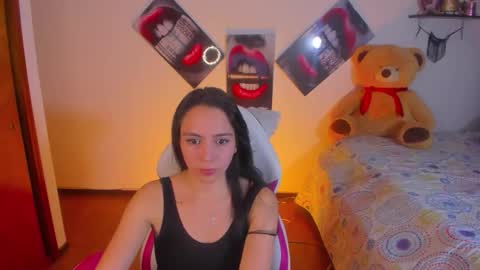 Snapshot of lika_little3 chatting on 10/20/25, 11:38 Liika online show from 10/20/25, 11:38