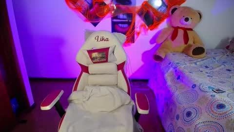 Snapshot of lika_little3 chatting on 11/03/25, 02:46 Liika online show from 11/03/25, 02:46