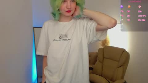 lika_sky online show from 05/18/26, 06:08