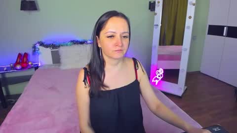 Snapshot of likaa_likaa chatting on 12/06/24, 12:05 Lika online show from 12/06/24, 12:05