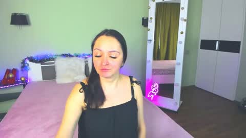 Snapshot of likaa_likaa chatting on 12/13/24, 07:25 Lika online show from 12/13/24, 07:25