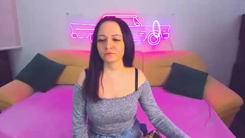 Snapshot of likaa_likaa chatting on 12/18/24, 08:42 Lika online show from 12/18/24, 08:42