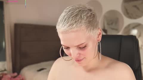 likaaberry online show from 09/18/25, 04:20