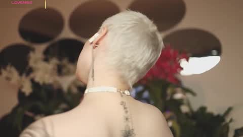 likaaberry online show from 10/23/25, 03:50