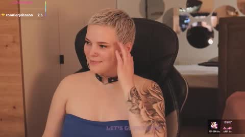 likaaberry online show from 11/28/25, 01:47