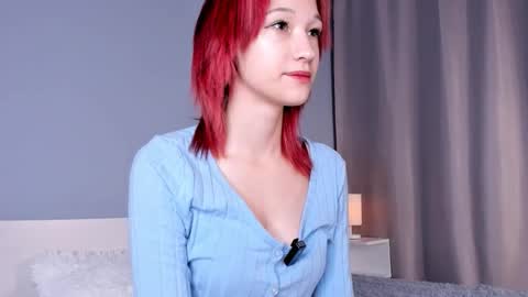 Snapshot of likalens chatting on 09/16/25, 01:23 Emi online show from 09/16/25, 01:23