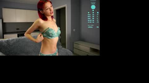 Snapshot of likalens chatting on 10/08/25, 05:21 Emi online show from 10/08/25, 05:21