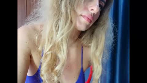 Mia                   Onlyfans link -  online show from 02/04/26, 07:47
