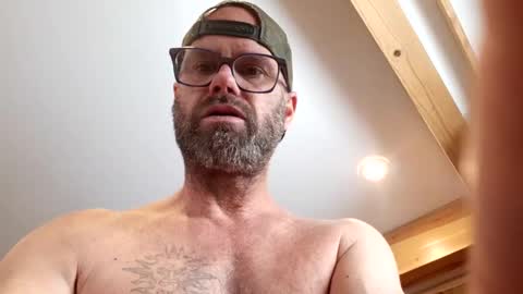 Snapshot of likedoingit69 chatting on 11/13/25, 05:01 St pierre online show from 11/13/25, 05:01