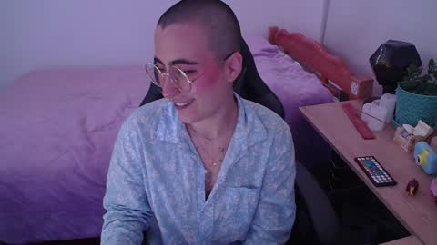 im MIA  -- MY OF is catsito3 online show from 02/03/25, 07:51