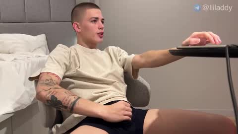 Snapshot of lil_addy chatting on 09/27/25, 08:25 Addy online show from 09/27/25, 08:25