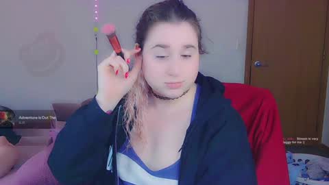 Snapshot of lil_alison_heart chatting on 12/27/24, 02:43 Lil Alison Heart online show from 12/27/24, 02:43