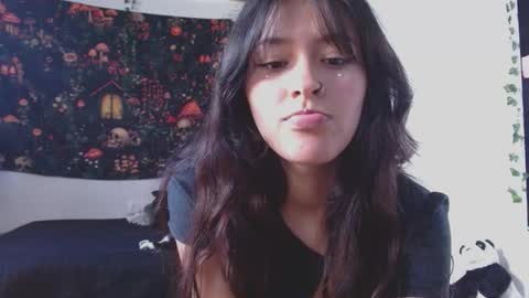 Snapshot of lil_angel7 chatting on 10/14/25, 07:14 lil angel7 online show from 10/14/25, 07:14