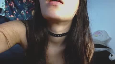 Snapshot of lil_angel7 chatting on 10/22/25, 07:24 lil angel7 online show from 10/22/25, 07:24