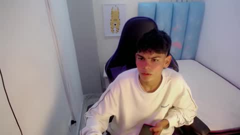 Snapshot of lil_babyyy_ chatting on 12/01/25, 03:11 LIAM online show from 12/01/25, 03:11