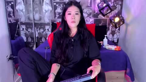 Snapshot of lil_cey chatting on 09/18/25, 02:08 Lili Cey online show from 09/18/25, 02:08