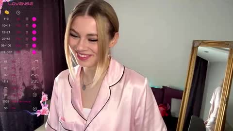 Elisa  online show from 10/06/25, 09:51