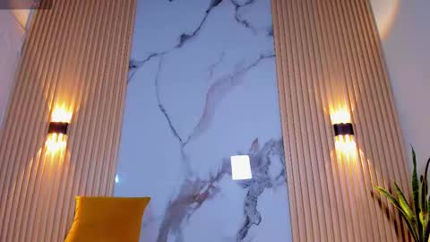 Snapshot of lil_eva2 chatting on 10/30/25, 07:25 Lil Eva online show from 10/30/25, 07:25