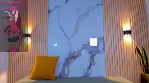 Snapshot of lil_eva2 chatting on 12/01/25, 07:30 Lil Eva online show from 12/01/25, 07:30