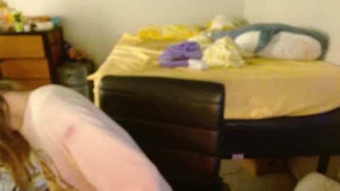 Snapshot of lil_gem chatting on 12/24/24, 10:39 lil gemmie online show from 12/24/24, 10:39