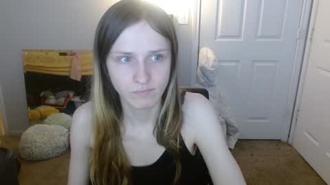 Snapshot of lil_gem chatting on 01/08/25, 06:52 lil gemmie online show from 01/08/25, 06:52