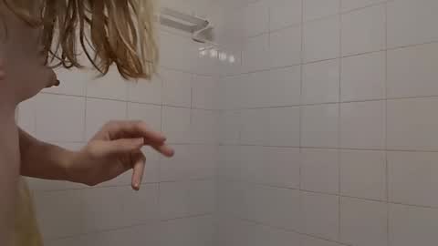 lil gemmie online show from 10/22/25, 05:56