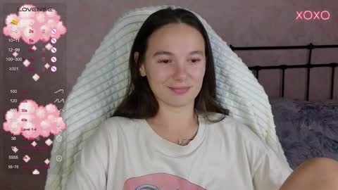 Snapshot of lil_luna_x chatting on 10/08/25, 09:23 little moon online show from 10/08/25, 09:23