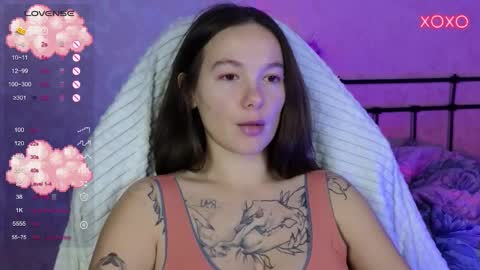 Snapshot of lil_luna_x chatting on 10/24/25, 12:56 little moon online show from 10/24/25, 12:56