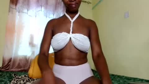 Snapshot of lil_paula chatting on 10/28/25, 07:23 serenity online show from 10/28/25, 07:23