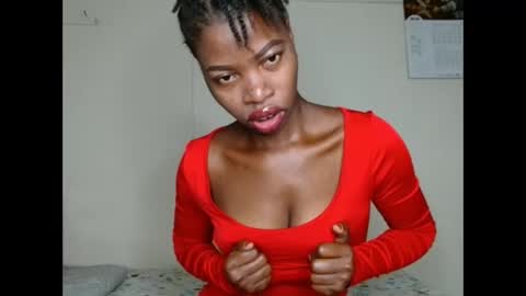 Snapshot of lil_paula chatting on 01/12/26, 05:12 serenity online show from 01/12/26, 05:12