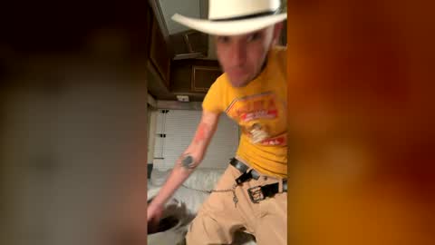lil_pepino online show from 06/09/26, 05:08