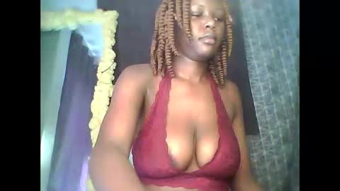 Snapshot of lil_shwaty chatting on 12/08/24, 12:41 brinna online show from 12/08/24, 12:41