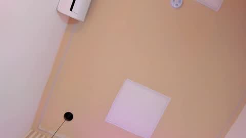 Snapshot of lila_cohen chatting on 03/05/25, 02:46 L I L A   online show from 03/05/25, 02:46