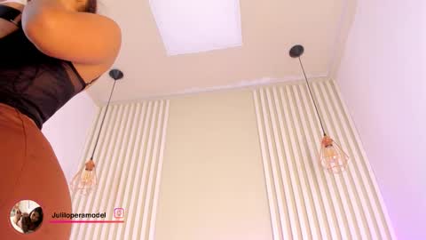 L I L A   online show from 10/28/25, 04:49