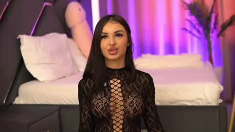 Snapshot of lila_hottie_rosie chatting on 06/17/26, 04:37 Lila The Hottie online show from 06/17/26, 04:37