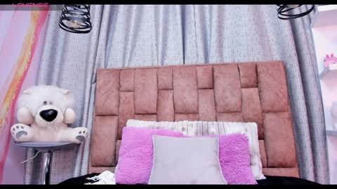 lila noa online show from 01/12/25, 03:28