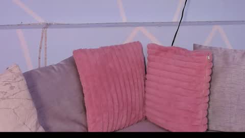 lila noa online show from 09/27/25, 07:30