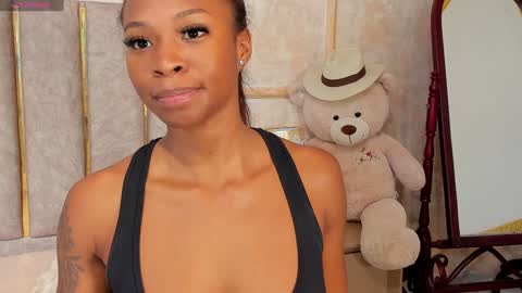 lila bailey  online show from 12/04/24, 08:29