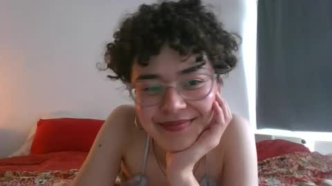Snapshot of lilac_dreamsss chatting on 06/16/26, 12:41 lilac_dreamsss online show from 06/16/26, 12:41