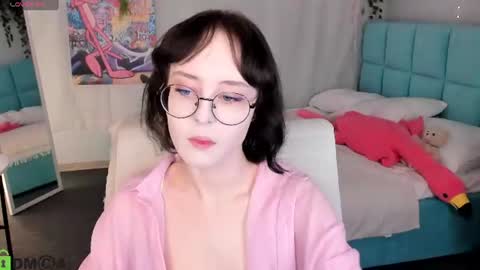 Lili online show from 07/17/26, 10:55
