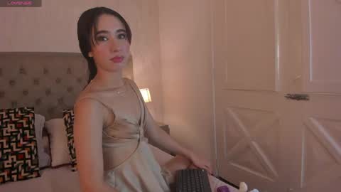 Snapshot of lilaclark chatting on 04/17/26, 09:51 Lila Clark online show from 04/17/26, 09:51