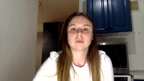 Snapshot of lilae37yis chatting on 09/11/25, 06:19 Lily online show from 09/11/25, 06:19