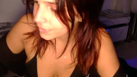 Snapshot of lilbeccaxo chatting on 11/05/25, 06:13 Rebecca online show from 11/05/25, 06:13