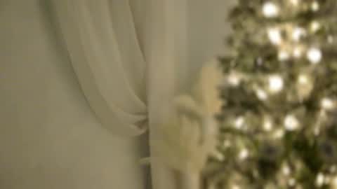 Snapshot of lilbeccaxo chatting on 12/19/25, 05:03 Rebecca online show from 12/19/25, 05:03