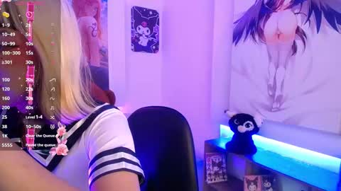 lilcandy19 online show from 09/19/25, 12:39