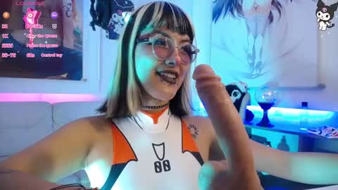 Snapshot of lilcandy19 chatting on 10/30/25, 12:28 lilcandy19 online show from 10/30/25, 12:28