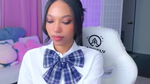 Snapshot of lileviemarie chatting on 02/21/26, 02:45 evie online show from 02/21/26, 02:45