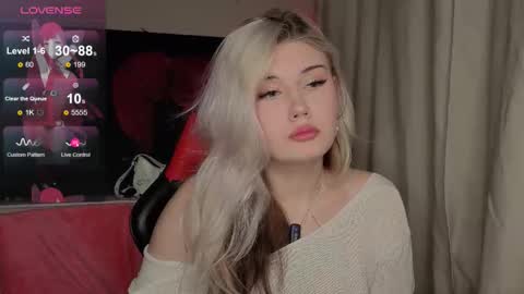 Nika and Lori online show from 09/22/25, 12:34