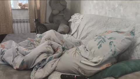 Lili online show from 12/18/25, 10:54