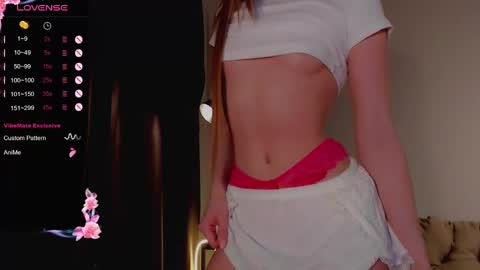 lili__roze_ online show from 02/18/25, 09:42